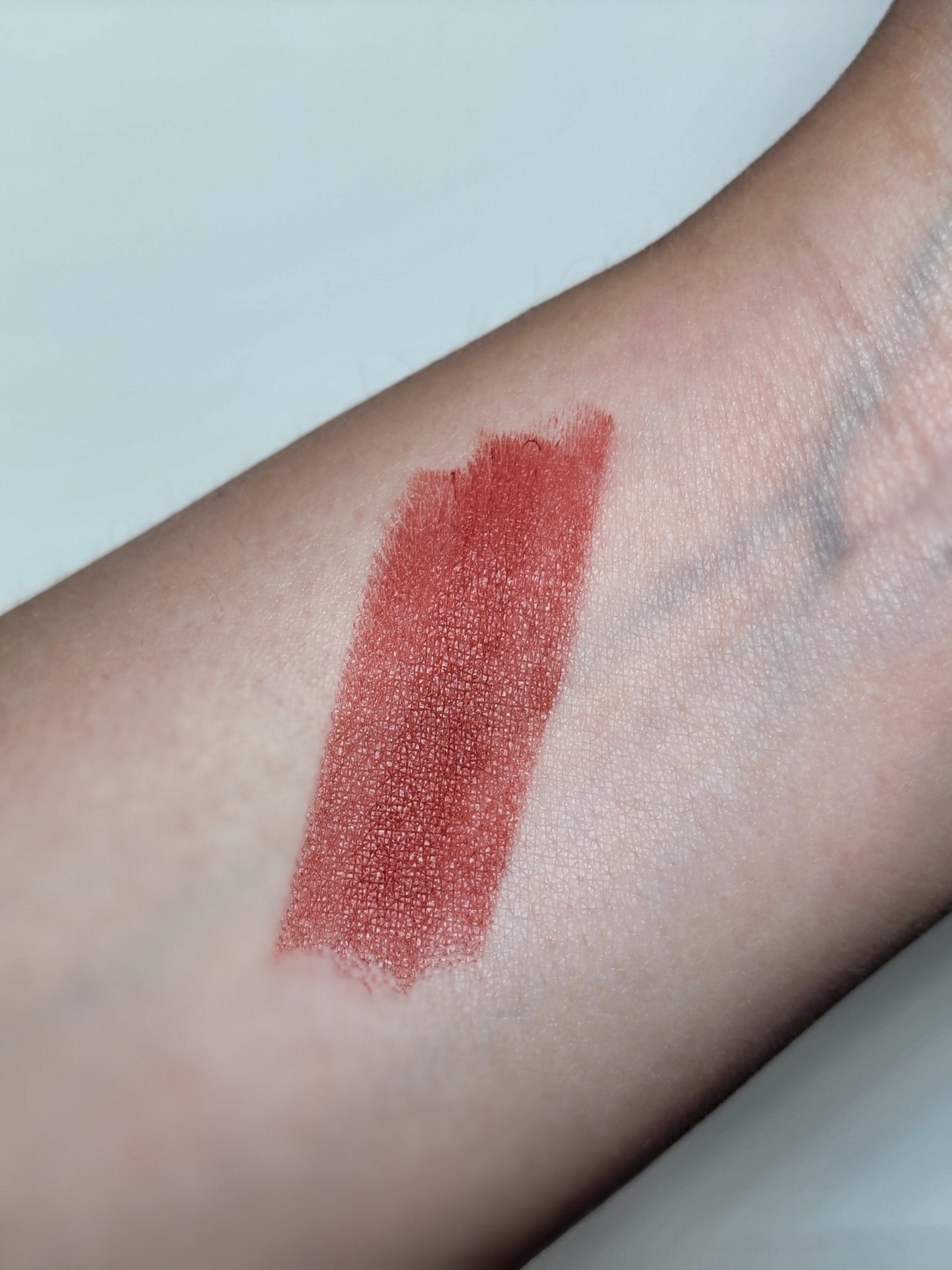 Silky Sensual Matte Lipsticks shade 5-Traviesa